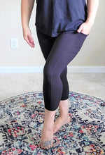 Load image into Gallery viewer, Luxuriously Soft Capri Leggings
